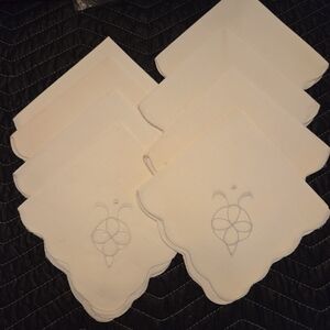 VGUC VTG Lot Of 8 Elegant White Embroidered Napkins